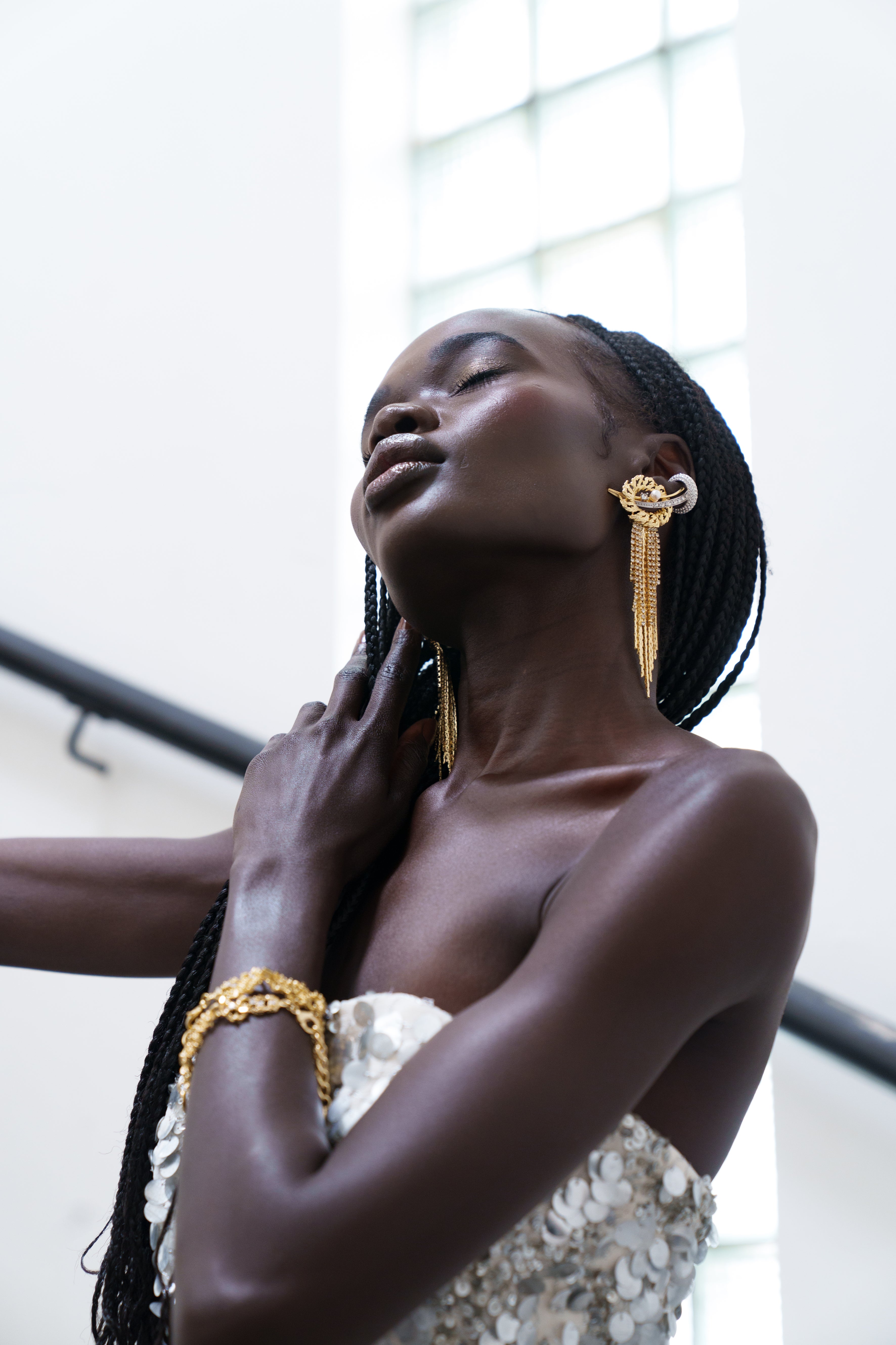 Kitte Euphoria Earring Gold Worn By Model