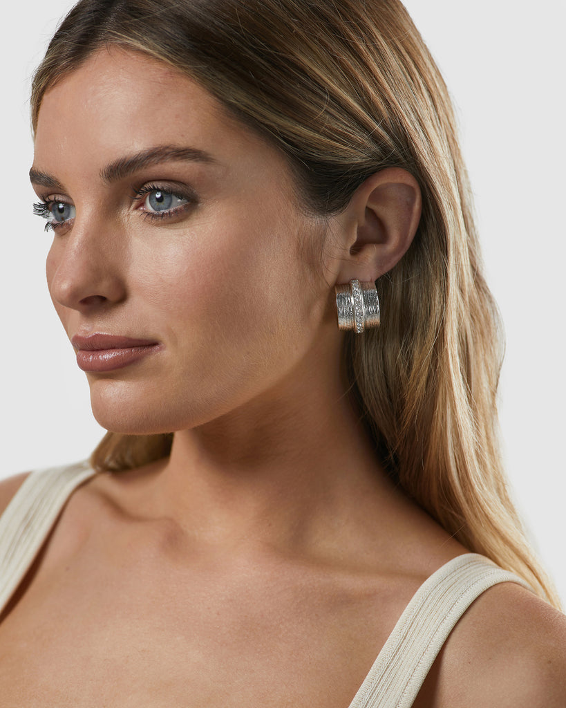 Kitte Patina Earring Silver worn by model