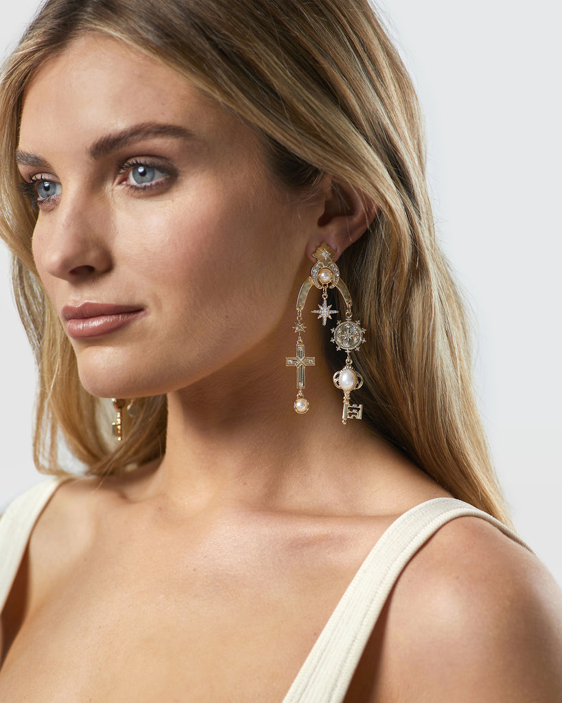 Kitte Alchemy Earring Gold worn by model