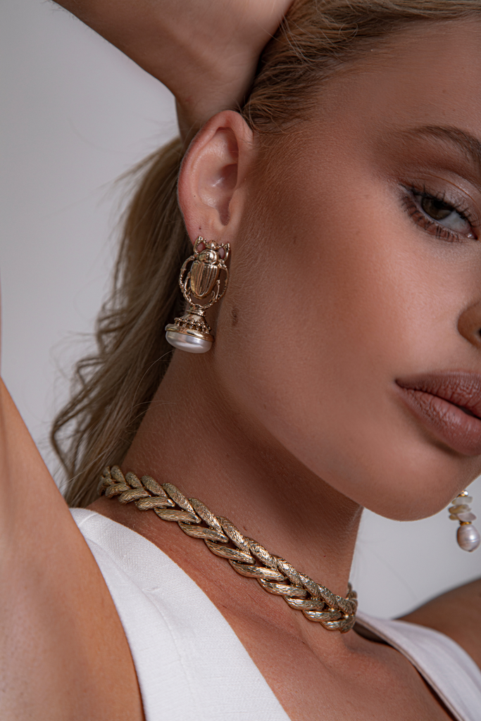 Kitte Scarab Perla Earrings Gold worn by model