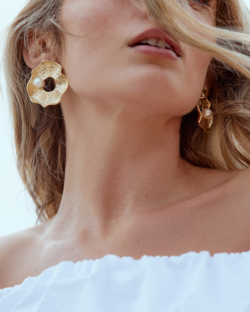 Kitte Luna Earrings Gold worn by model